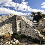 Mirje - Old ruins